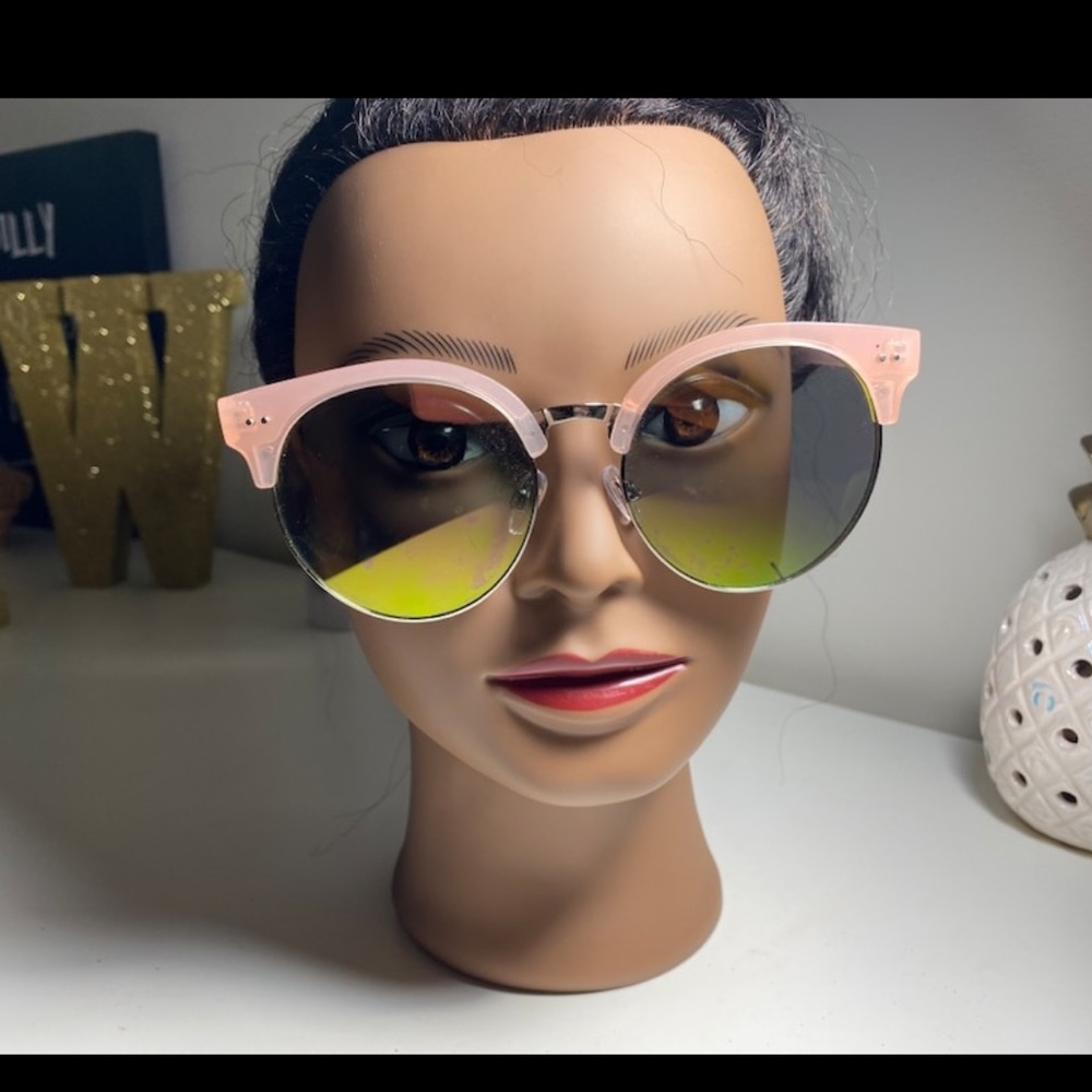 Pink cat-eye sunglasses